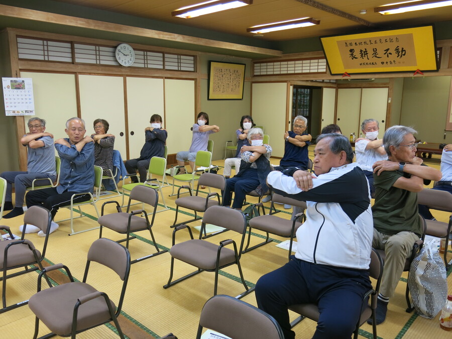 背柱ひねり運動