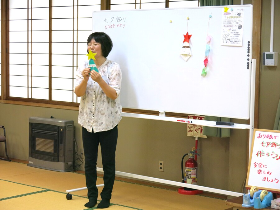 七夕飾りを作りまーす 「織姫と彦星」から作りましょう~🎋