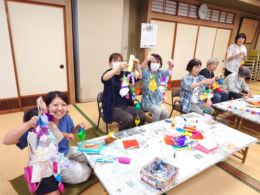 七夕飾り🎋、たくさん出来ましたー!! 皆さん上手です!